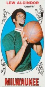1969-70 Topps Lew Alcindor (Kareem Abdul-Jabbar Rookie Card) #25
